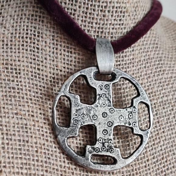 Metropolitan Museum of Art Maltese Cross Pin Pendant - Picture 6 of 15